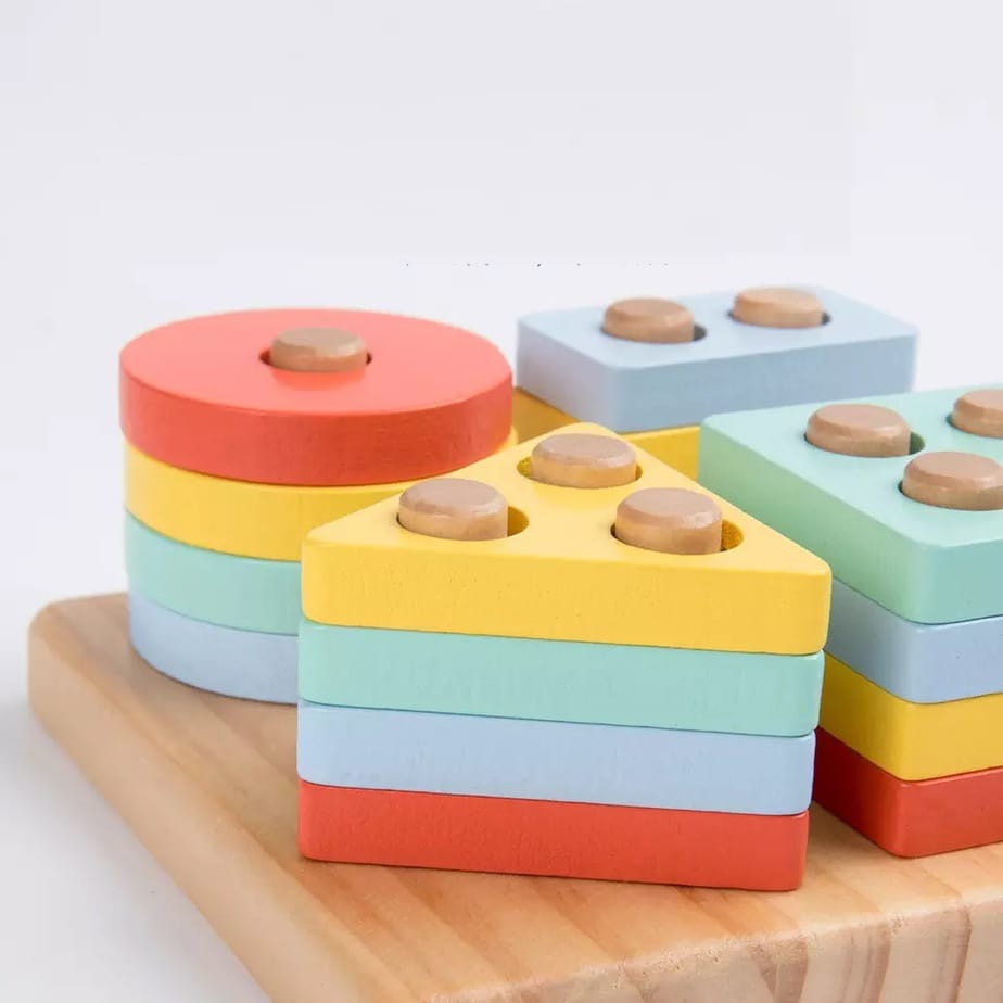 Coffret-Montessori-de-Geometrie-en-bois